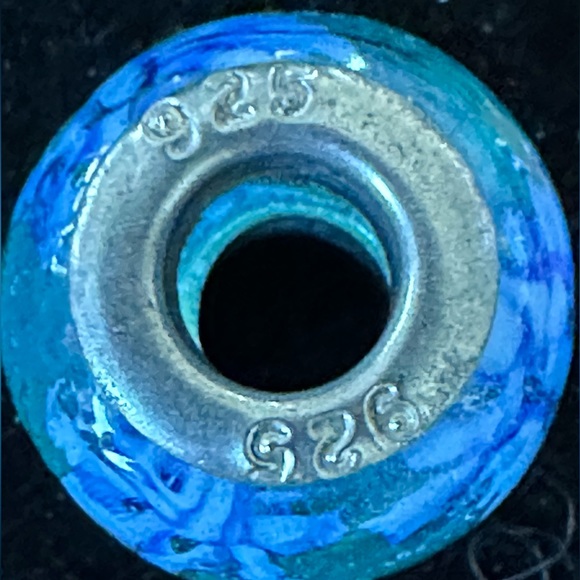 Glass 🌸 flower bead beautiful blues 925 Sterling 3mm or smaller guc - Picture 6 of 6